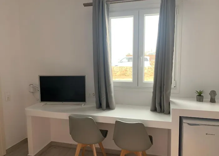 Chill Out * Mykonos Town